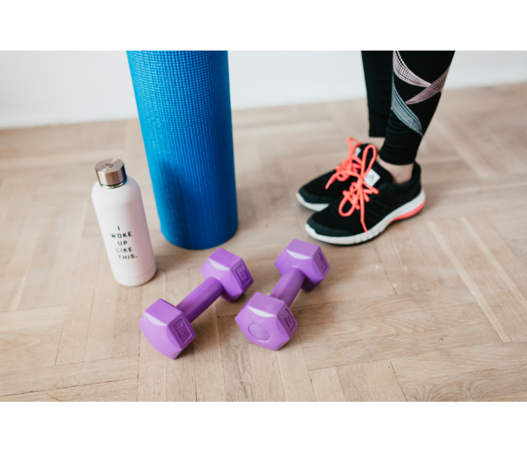 hand weights, waterbottle and yoga mat